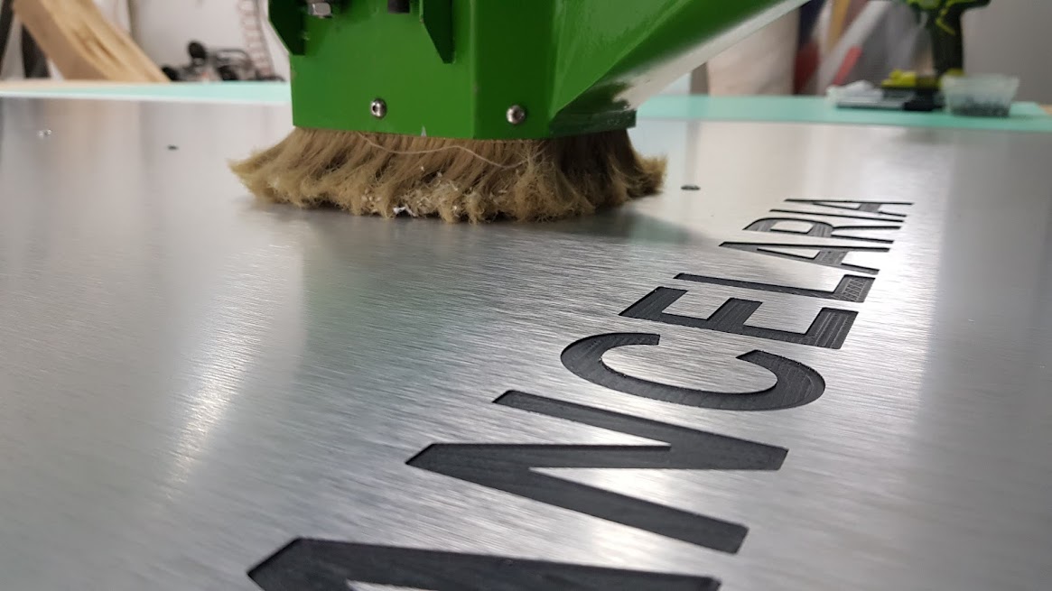 frezowanie dibondu CNC, frezowanie płyt kompozytowych, agencja reklamowa krantom.PL