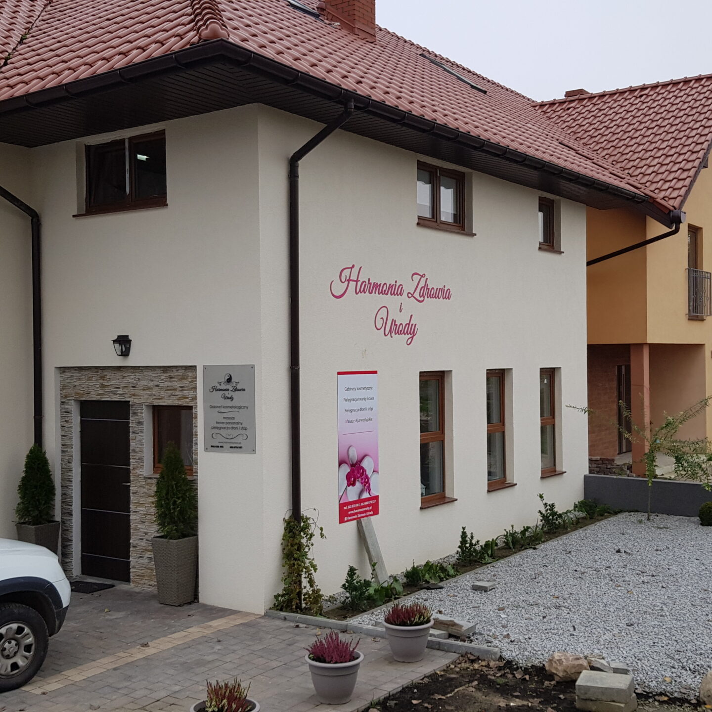 oklejanie punktów usługowych, producent agencja reklamowa krantom.PL Szczecin