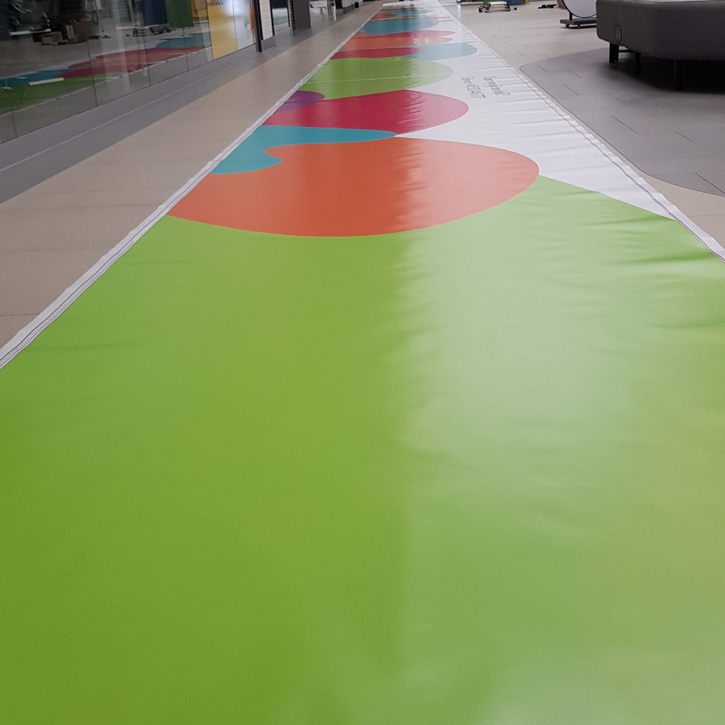 oklejanie punktów galerii handlowych Szczecin, agencja reklamowa i drukarnia krantom.PL