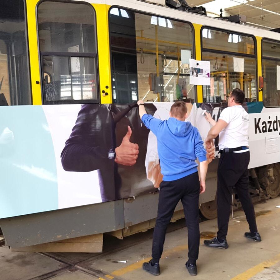 reklama na tramwajach Szczecin agencja reklamowa krantom.PL